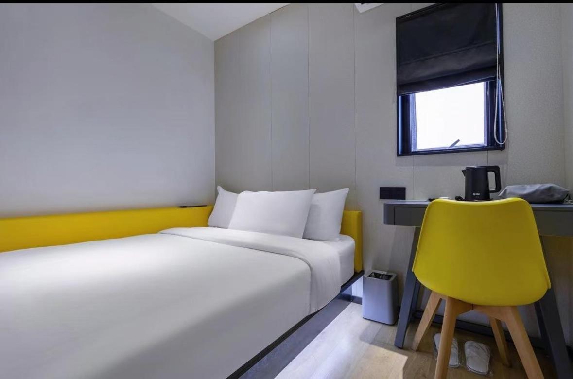 Hotel Yibai Langao Road Subway Station Branch